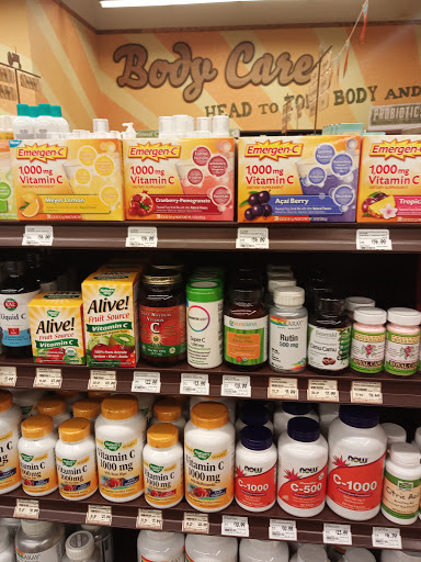 Grocery Store «Fresh Thyme Farmers Market - Kirkwood MO», reviews and photos, 1018 N Kirkwood Rd, Kirkwood, MO 63122, USA