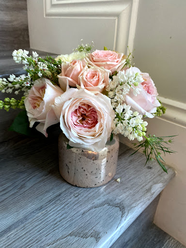 Florist «Fleur De Lis Florists», reviews and photos, 6588 Quinton Ln, Tujunga, CA 91042, USA