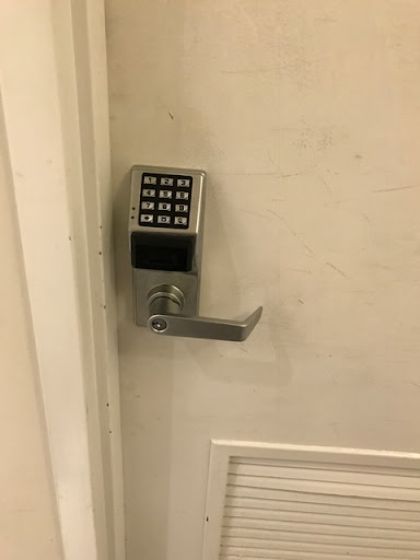 Locksmith «Area Safe & Lock Service», reviews and photos, 3301 Mt Vernon Ave, Alexandria, VA 22305, USA