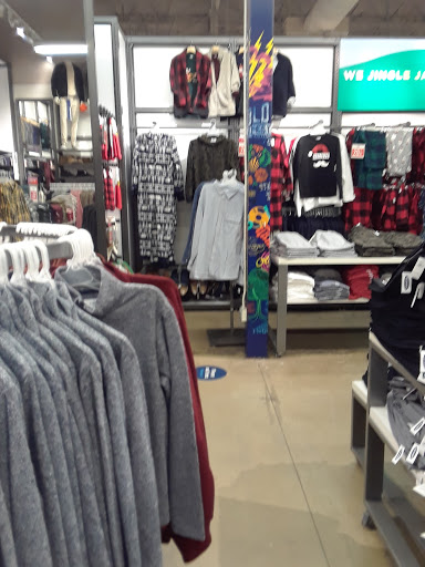 Clothing Store «Old Navy», reviews and photos, 2155 22nd St, Oak Brook, IL 60523, USA