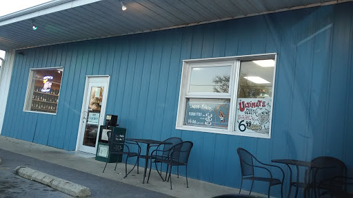 Restaurant «Celina Wine Store», reviews and photos, 716 W Logan St, Celina, OH 45822, USA