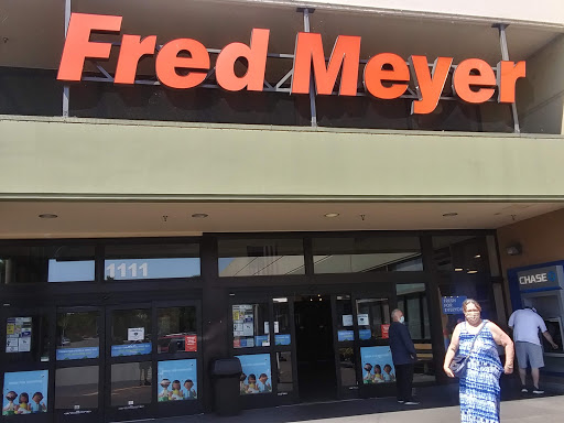 Shopping Mall «Gateway Shopping Center», reviews and photos, 9924 NE Halsey St, Portland, OR 97220, USA