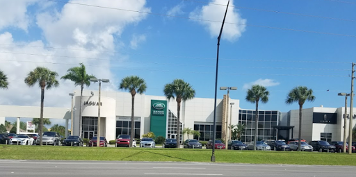 Land Rover Dealer «Land Rover Merritt Island», reviews and photos, 1850 E Merritt Island Causeway, Merritt Island, FL 32952, USA