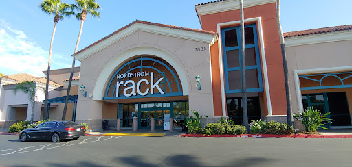 Department Store «Nordstrom Rack Villaggio Retail Center», reviews and photos, 7883 N Blackstone Ave, Fresno, CA 93720, USA