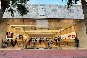 Apple Lincoln Road image