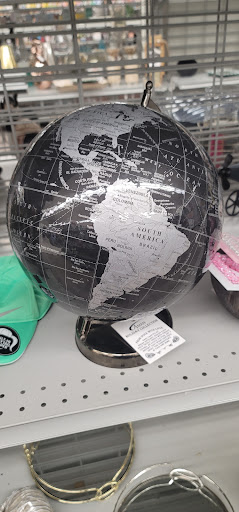 Shopping Mall «Glen Oaks Shopping Center», reviews and photos, 255th St, Glen Oaks, NY 11004, USA