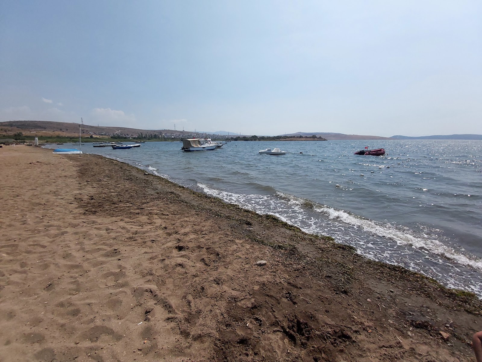 Foto von Shakran beach II mit brauner sand Oberfläche