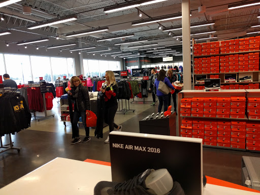 Clothing Store «Nike Factory Store», reviews and photos, 7105 Mills Civic Pkwy #140, West Des Moines, IA 50266, USA