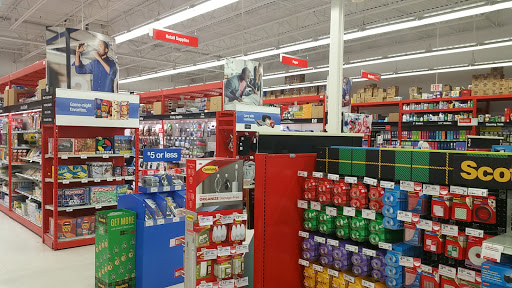 Office Supply Store «Staples», reviews and photos, 1722-1724 S West Ave, Freeport, IL 61032, USA