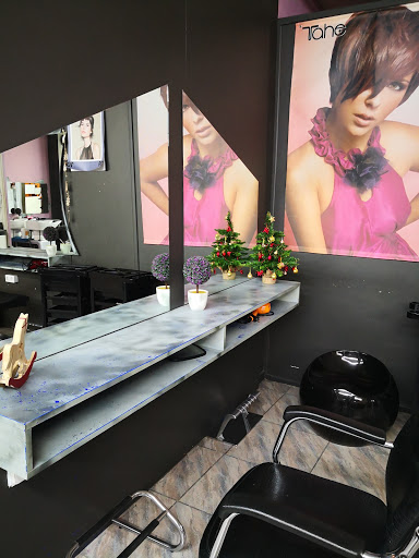 Papallona, Escuela de belleza en Llíria,Valencia