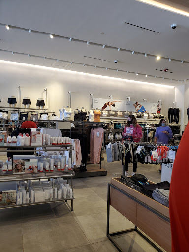 Sportswear Store «lululemon», reviews and photos, 4555 W 119th St, Leawood, KS 66209, USA