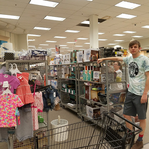 Discount Store «Gordmans - Store Closing Soon», reviews and photos, 9650 Quivira Rd, Lenexa, KS 66215, USA