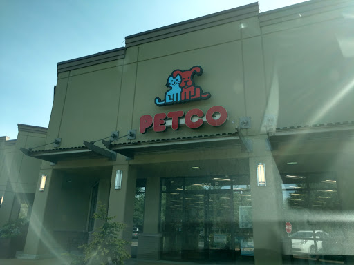 Pet Supply Store «Petco Animal Supplies», reviews and photos, 975 NW Gilman Blvd E, Issaquah, WA 98027, USA