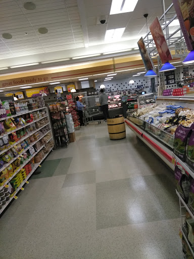 Supermarket «Super Stop & Shop», reviews and photos, 204 Garfield Ave, Cranston, RI 02901, USA