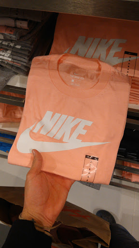 Clothing Store «Nike Factory Store», reviews and photos, 5900 Sugarloaf Pkwy #528, Lawrenceville, GA 30043, USA