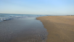 Foto von Kayalpatnam Beach und die siedlung