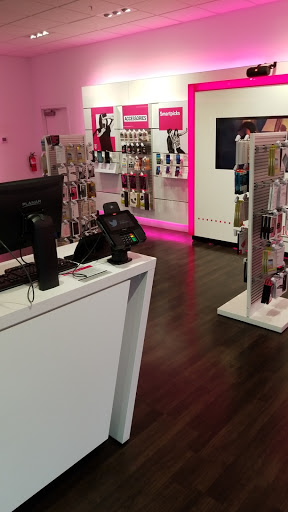 Cell Phone Store «T-Mobile», reviews and photos, 704 Trosper Rd SW #126, Tumwater, WA 98512, USA