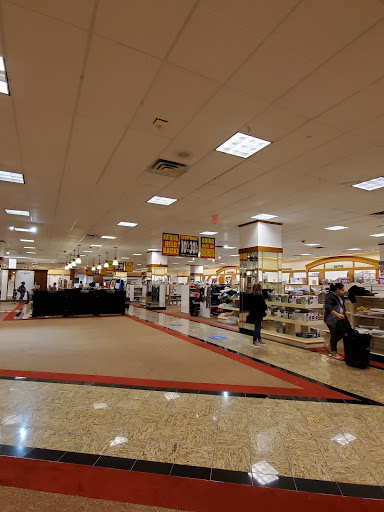 Department Store «Century 21 Department Store», reviews and photos, 1 N Park Pl, Morristown, NJ 07960, USA