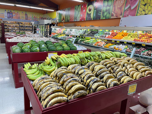 Grocery Store «El Gigante Grocery Store», reviews and photos, 2720 W 71st St, Indianapolis, IN 46268, USA