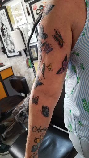 Tattoo Shop «No Kings Tattoo», reviews and photos, 2146 Gause Blvd E, Slidell, LA 70461, USA