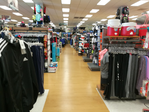 Sporting Goods Store «Big 5», reviews and photos, 3719 E Colorado Blvd, Pasadena, CA 91107, USA