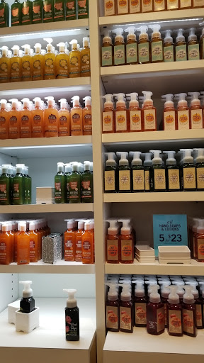 Shopping Mall «Arrowhead Towne Center», reviews and photos, 7700 W Arrowhead Towne Center, Glendale, AZ 85308, USA