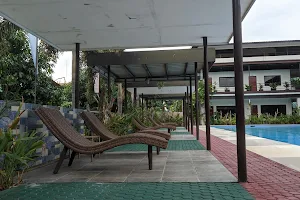 MaClare Resort image