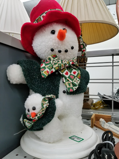 Thrift Store «Goodwill Store», reviews and photos, 23740 El Toro Rd e, Lake Forest, CA 92630, USA