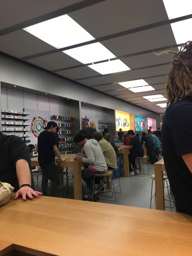 Computer Store «Apple Fashion Place», reviews and photos, 6191 State St, Murray, UT 84107, USA