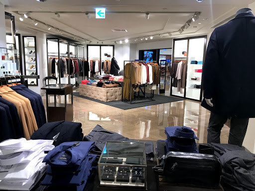 Massimo Dutti Taipei 101 Store