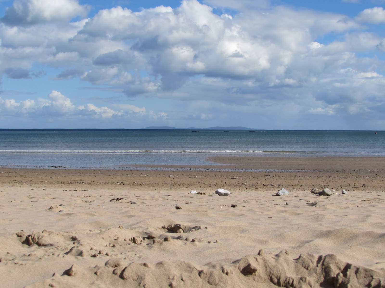 Foto de Saundersfoot beach - lugar popular entre los conocedores del relax
