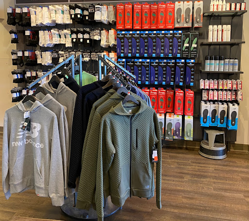 Shoe Store «New Balance Fairlawn», reviews and photos, 2691 W Market St, Fairlawn, OH 44333, USA