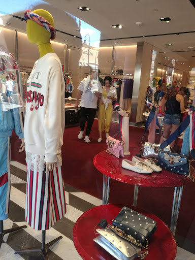 Shopping Mall «Desert Hills Premium Outlets», reviews and photos, 48400 Seminole Dr, Cabazon, CA 92230, USA