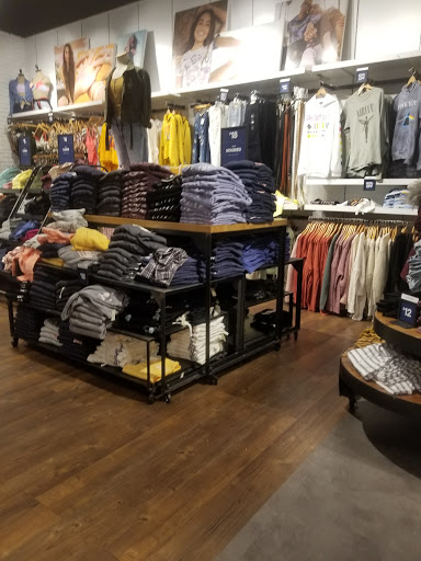 Clothing Store «Aéropostale», reviews and photos, 200 Baychester Ave, Bronx, NY 10475, USA