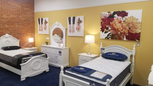 Furniture Store «Raymour & Flanigan Furniture and Mattress Store», reviews and photos, 490 New Park Ave, West Hartford, CT 06110, USA