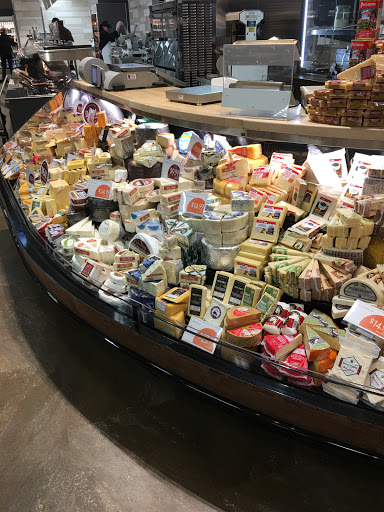 Grocery Store «Lunds & Byerlys Navarre», reviews and photos, 3333 Shoreline Dr, Navarre, MN 55392, USA