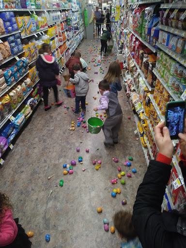 Grocery Store «Stadium Thriftway», reviews and photos, 618 N 1st St, Tacoma, WA 98403, USA