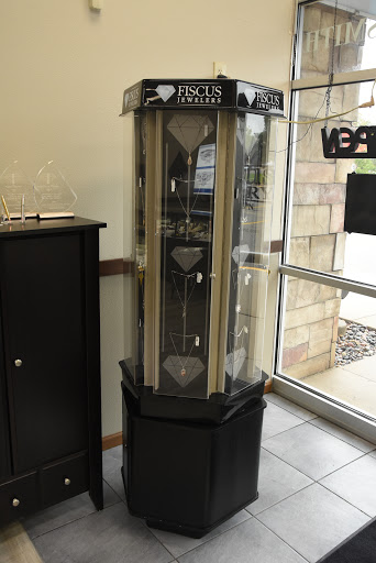 Jewelry Designer «Fiscus Diamond Jewelers», reviews and photos, 1701 SE Delaware Ave # 250, Ankeny, IA 50021, USA
