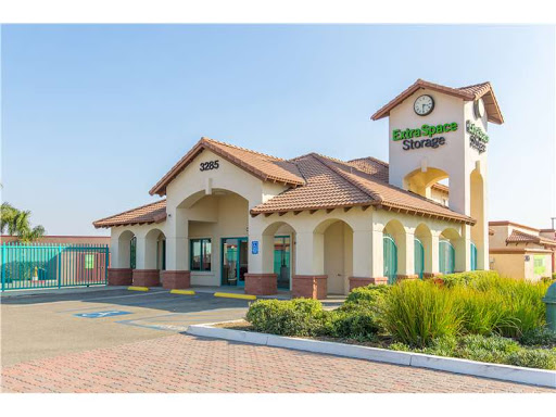 Storage Facility «Extra Space Storage», reviews and photos, 3285 N Locust Ave, Rialto, CA 92377, USA