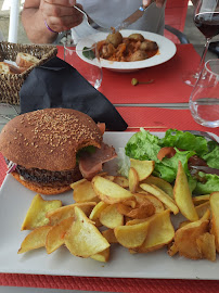 Hamburger du Restaurant le chat perché à Saint-Jean-Pied-de-Port - n°5
