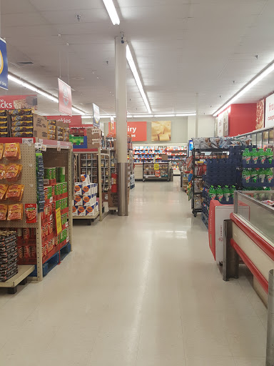 Grocery Store «Save-A-Lot», reviews and photos, 661 E 24th St #810, Holland, MI 49423, USA