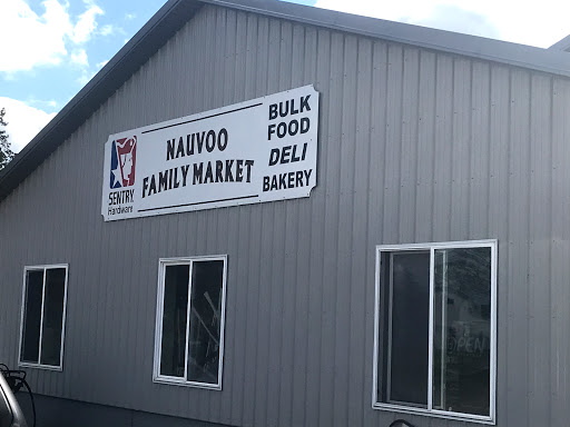 Nauvoo Family Market, 15979 Nauvoo Rd, Middlefield, OH 44062, USA, 