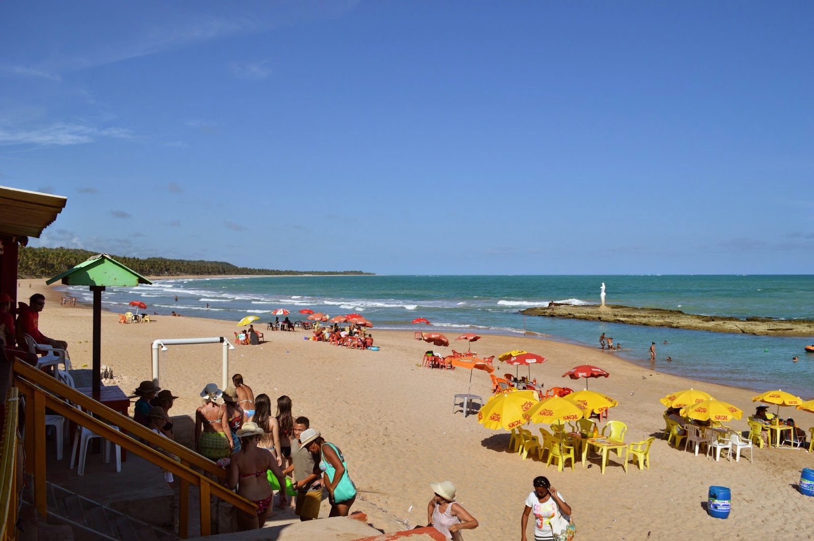 Valokuva Praia da Sereiaista. pinnalla kirkas hiekka:n kanssa