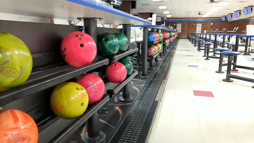 Bowling Alley «Buffaloe Lanes North Family Bowling Center», reviews and photos, 5900 Oak Forest Dr, Raleigh, NC 27616, USA