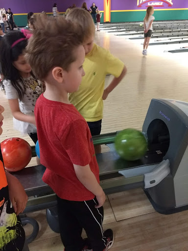 Bowling Alley «Farmingdale Lanes», reviews and photos, 999 Conklin St A, Farmingdale, NY 11735, USA