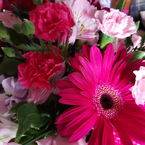 Florist «Colonial Florist Inc», reviews and photos, 7450 Ohio River Rd, Portsmouth, OH 45662, USA