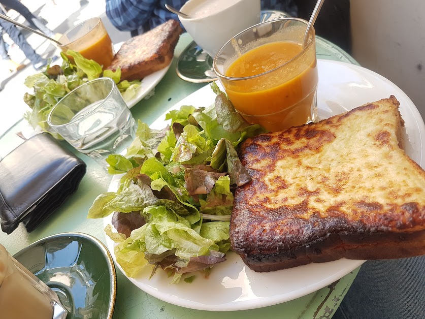 Le Voltigeur à Paris