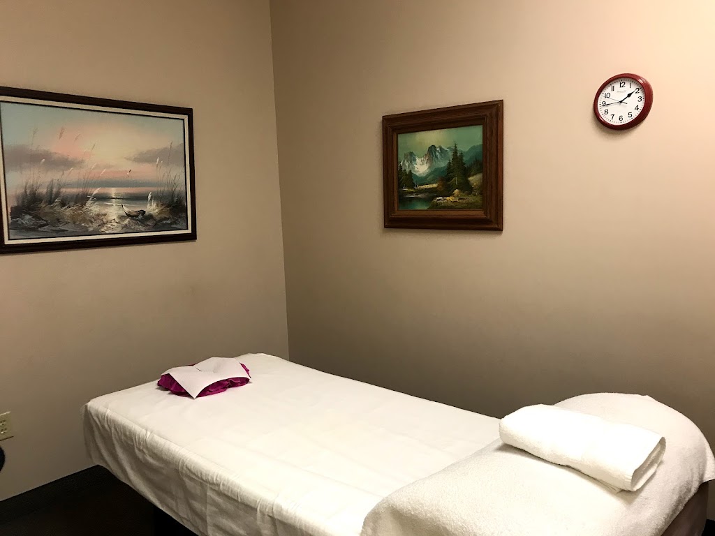QQ Massage Spa 54303