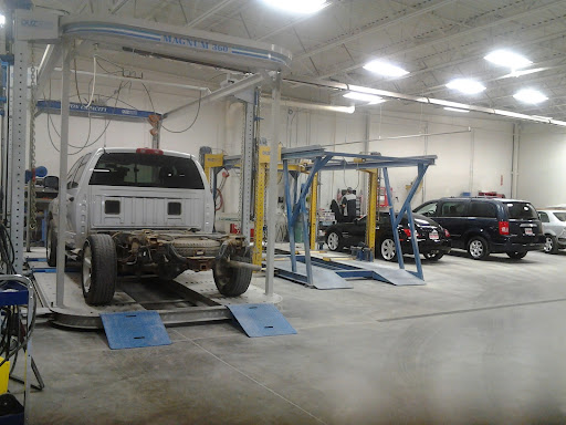 Car Dealer «Stew Hansen Dodge Ram Chrysler Jeep», reviews and photos, 12103 Hickman Rd, Des Moines, IA 50323, USA