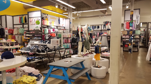 Clothing Store «Old Navy», reviews and photos, 4800 Golf Rd, Eau Claire, WI 54701, USA